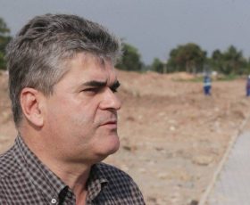 Prefeito de Duque de Caxias diz que a ‘cura’ do coronavírus virá das igrejas